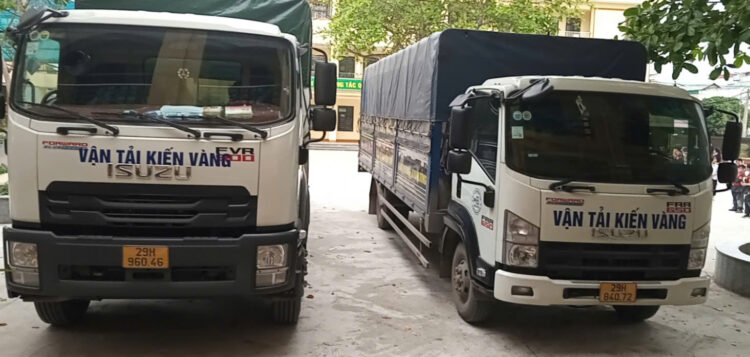 Taxi tải kiến vàng