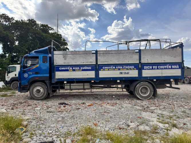 xe ba chân chở hàng